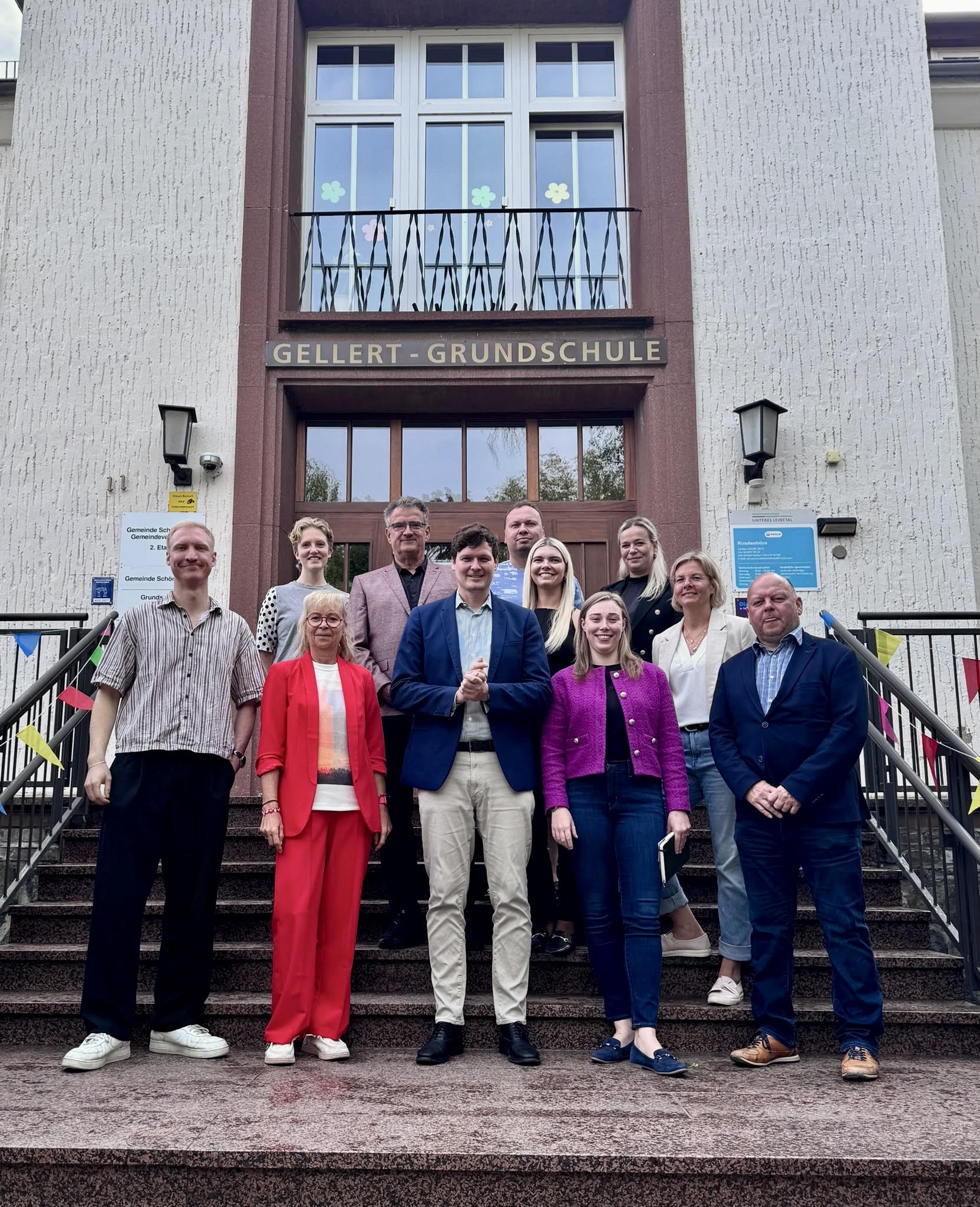 Gruppenbild mit Minister